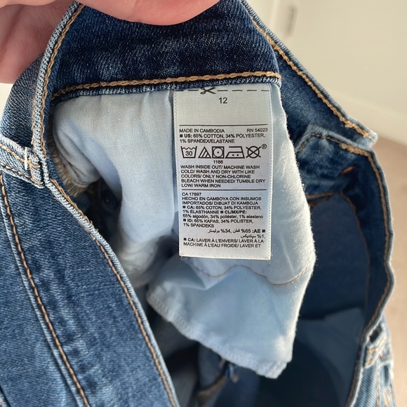 Cropped ankle flare button front jeans - Picture 4 of 4